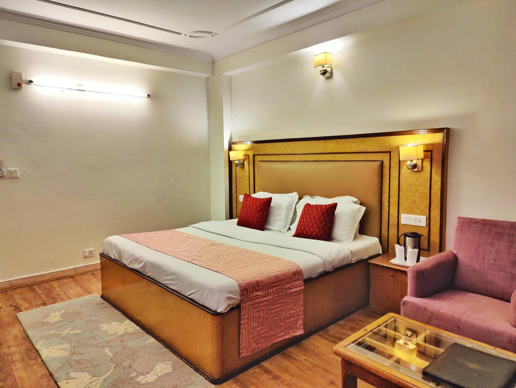 Surya International Hotel Manali Near Mall Road Kültér fotó