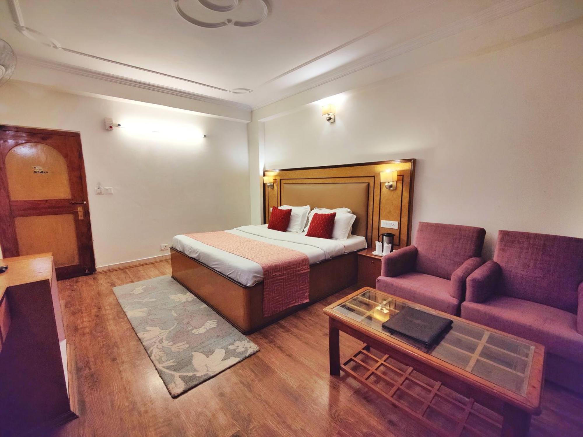 Surya International Hotel Manali Near Mall Road Kültér fotó