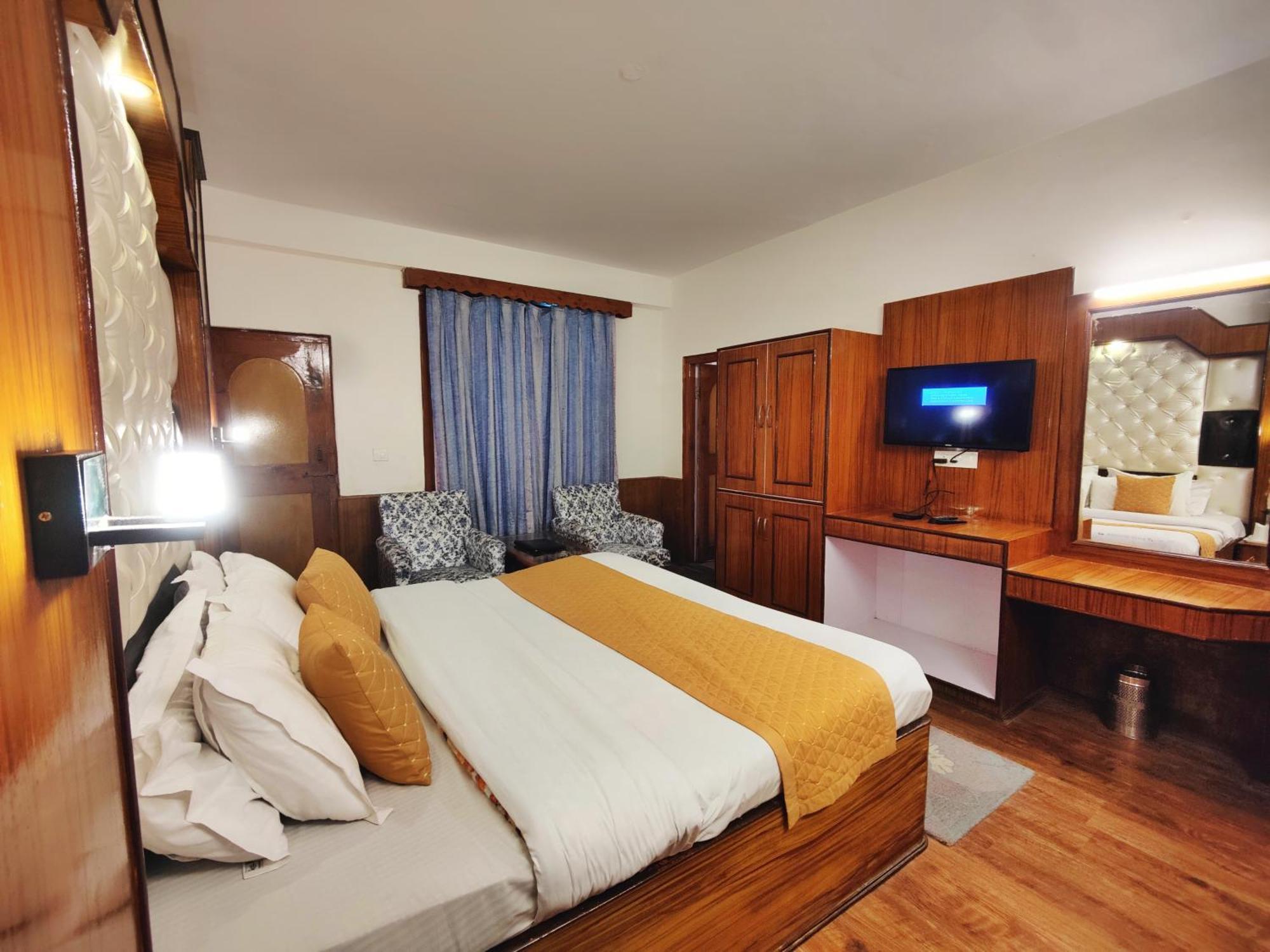Surya International Hotel Manali Near Mall Road Kültér fotó