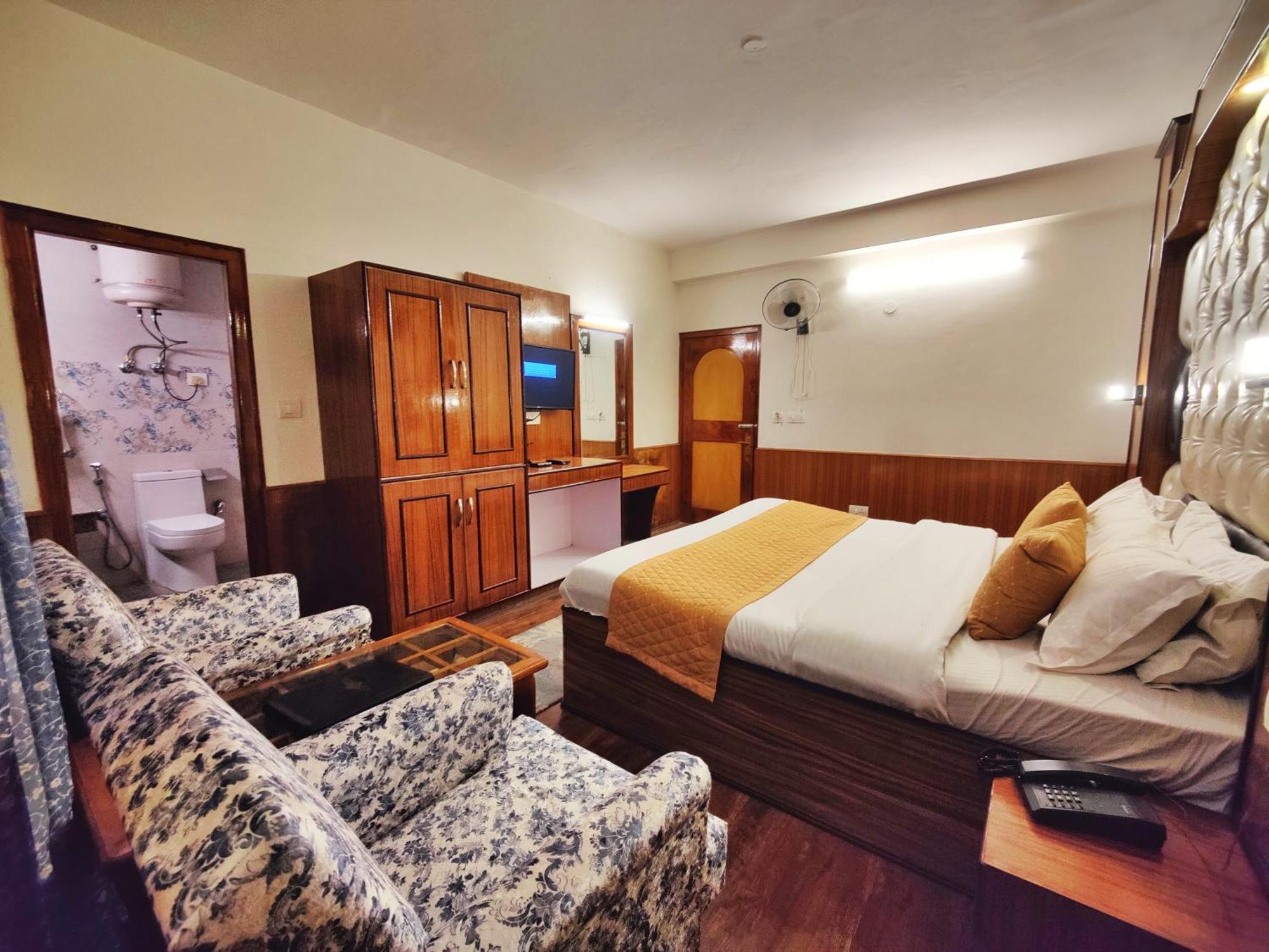 Surya International Hotel Manali Near Mall Road Kültér fotó