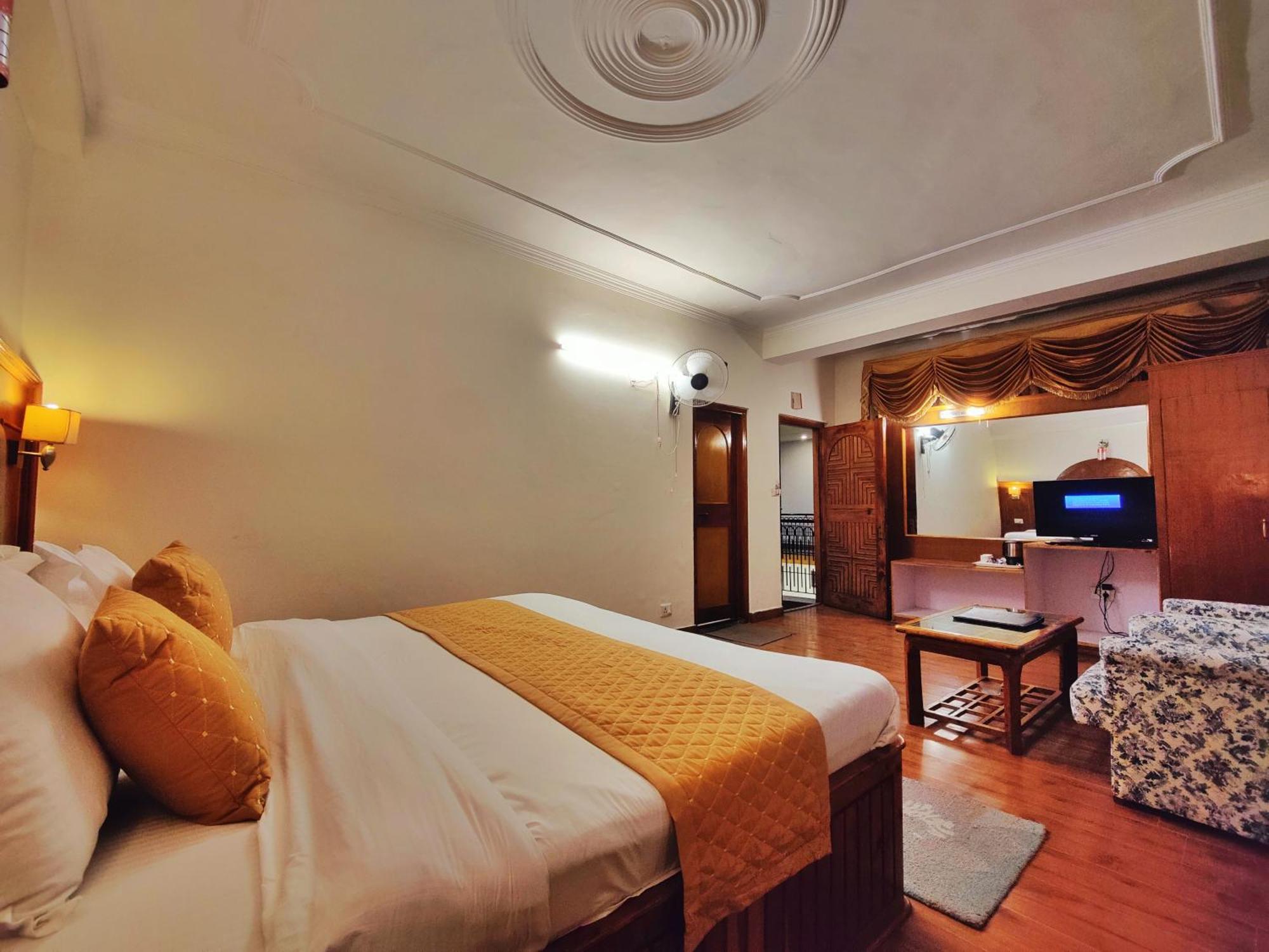 Surya International Hotel Manali Near Mall Road Kültér fotó
