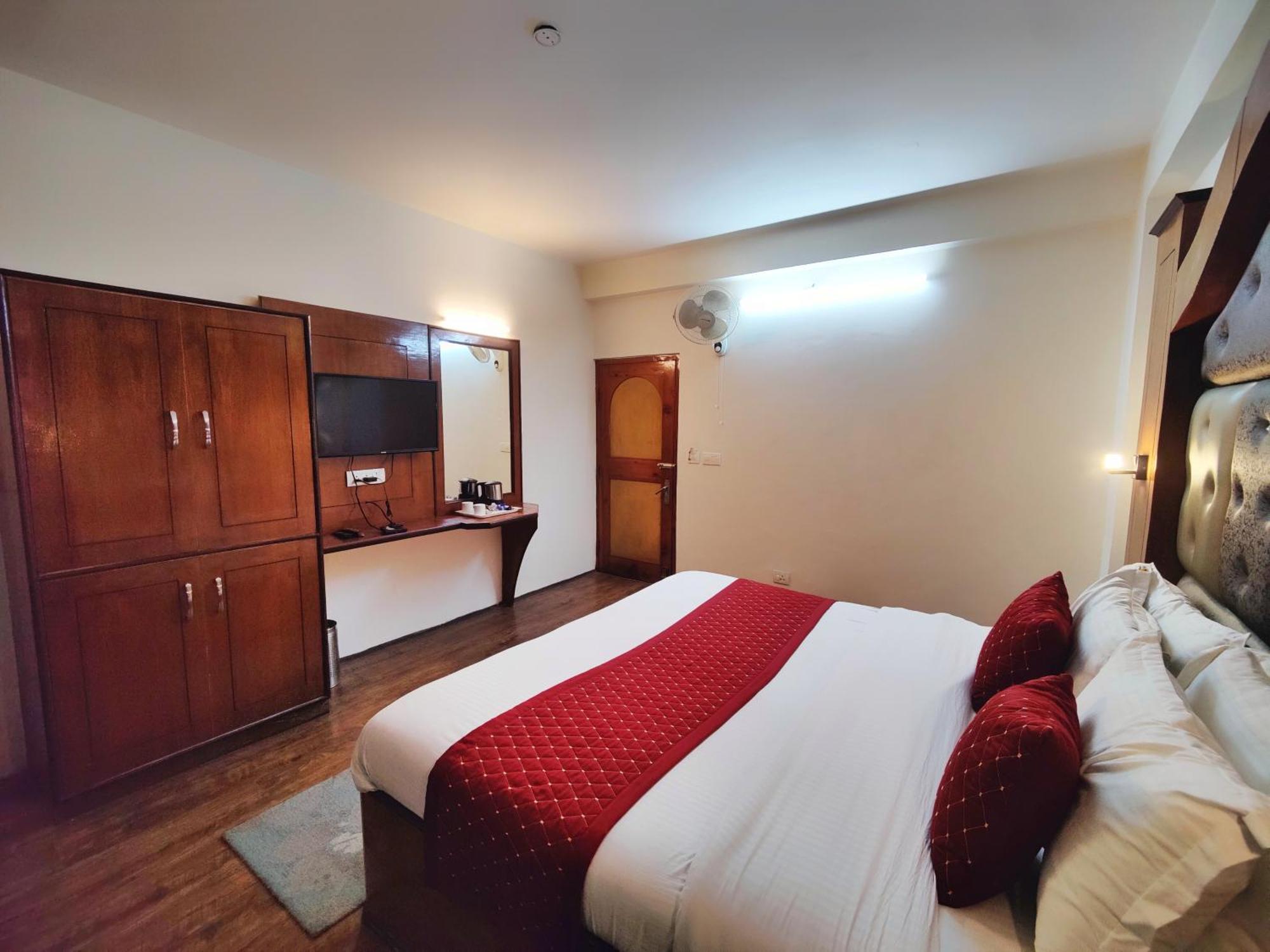 Surya International Hotel Manali Near Mall Road Kültér fotó