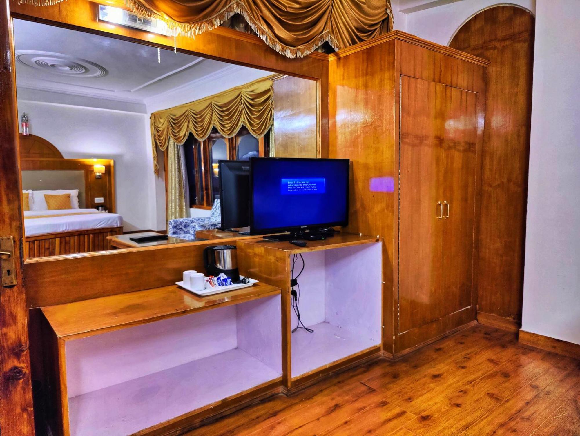Surya International Hotel Manali Near Mall Road Kültér fotó