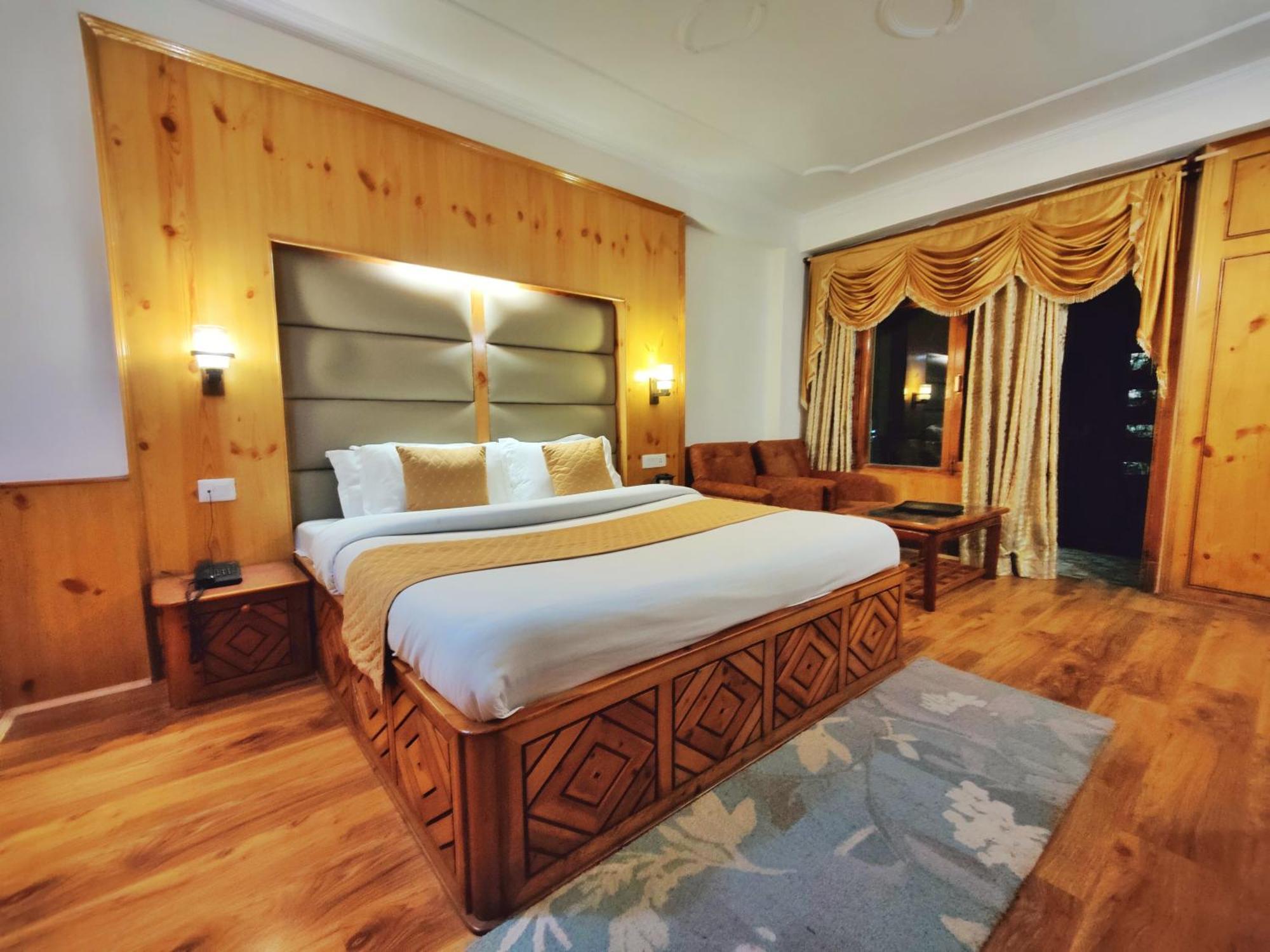 Surya International Hotel Manali Near Mall Road Kültér fotó