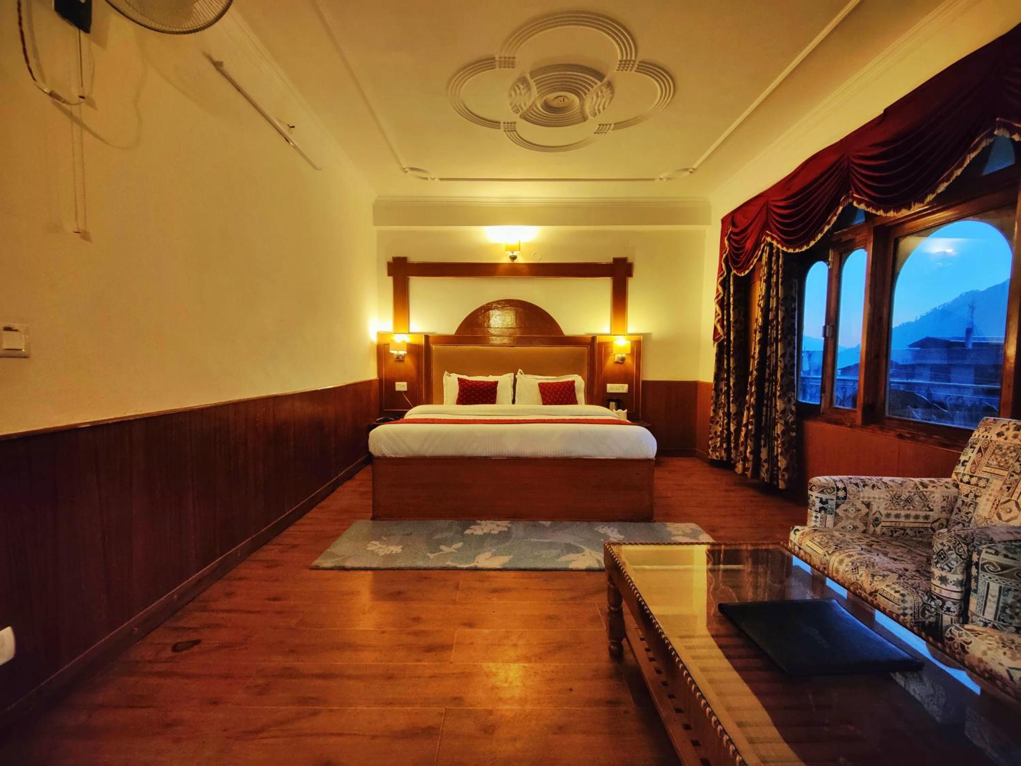 Surya International Hotel Manali Near Mall Road Kültér fotó