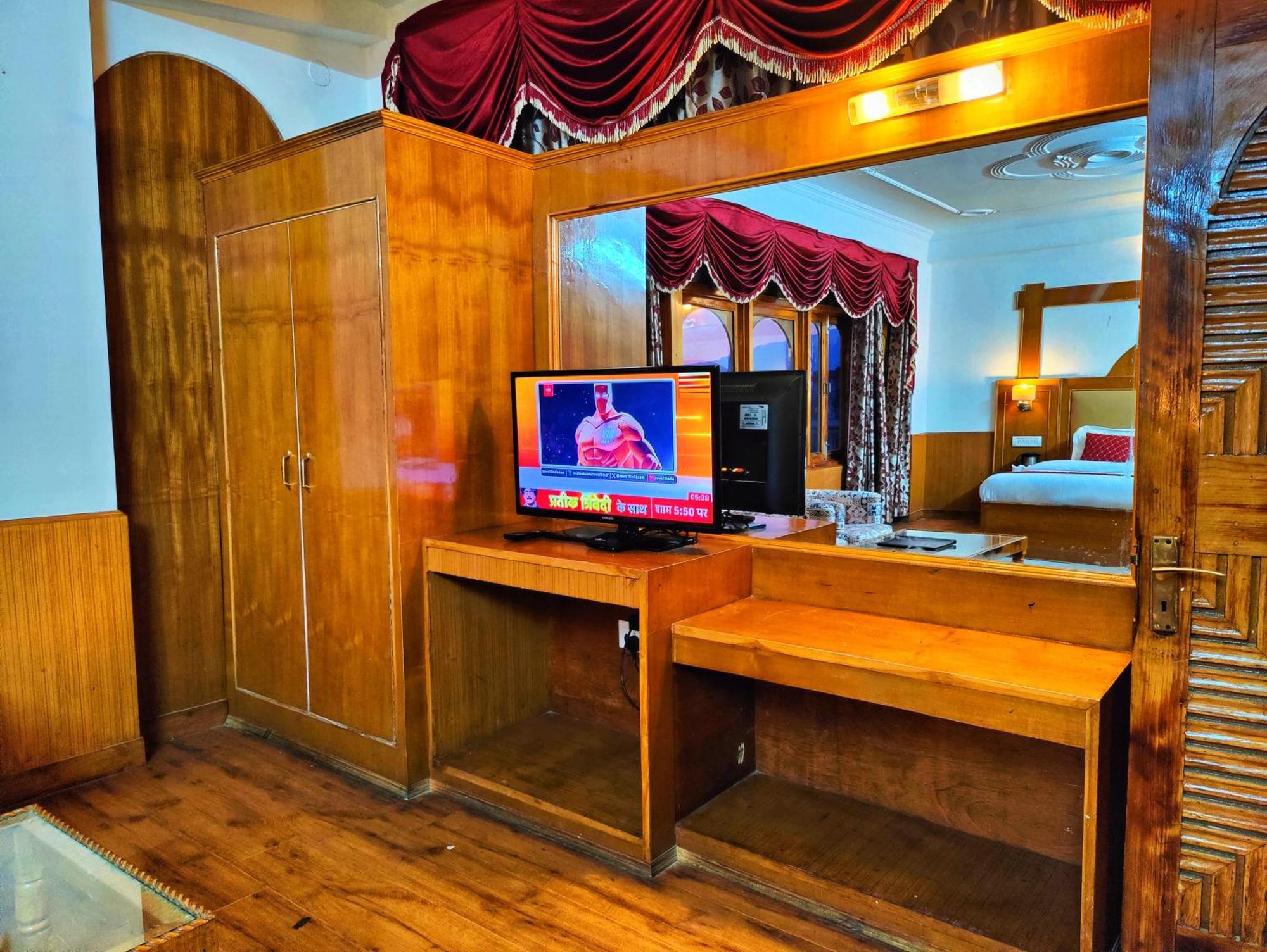 Surya International Hotel Manali Near Mall Road Kültér fotó