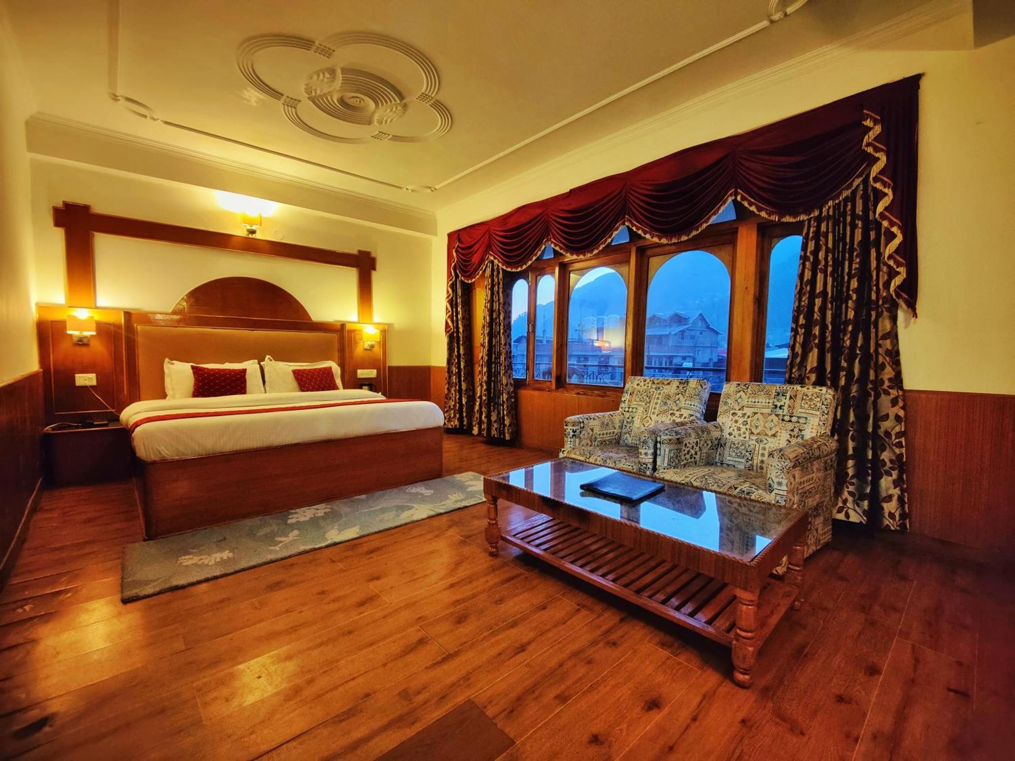 Surya International Hotel Manali Near Mall Road Kültér fotó