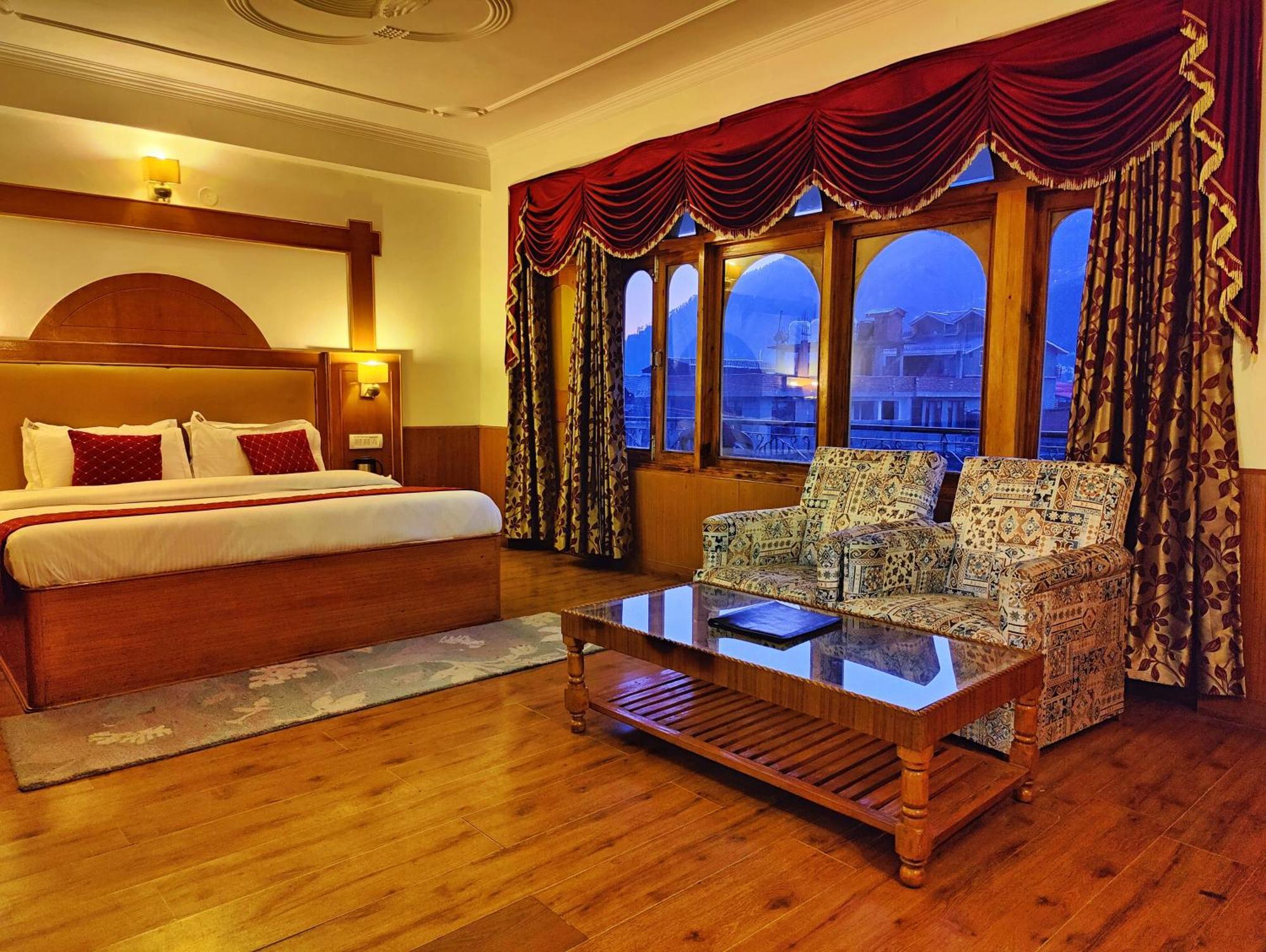 Surya International Hotel Manali Near Mall Road Kültér fotó