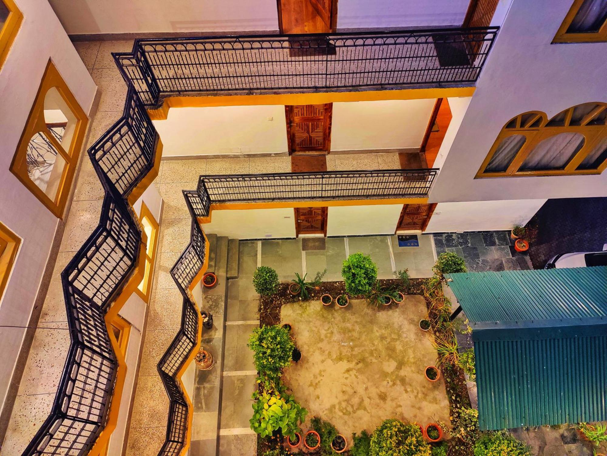 Surya International Hotel Manali Near Mall Road Kültér fotó